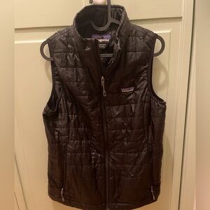 Women’s medium black Patagonia nano puff vest.